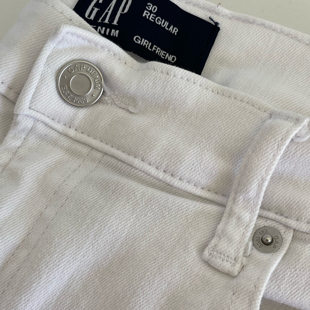GAP Factory White Ankle & Cropped Jeans